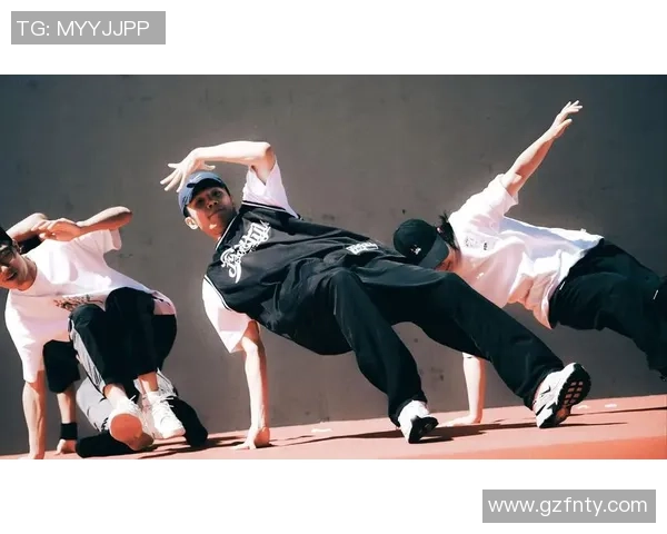 成都街舞队与西安街舞队赛后复盘分析意识碰撞与舞台表现的深度解读 成都街舞队与西安街舞队赛后复盘分析意识碰撞与舞台表现的深度解读