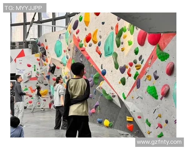 西安攀岩队的逆袭之旅:勇攀高峰的奋斗与坚持记录 西安攀岩队的逆袭之旅:勇攀高峰的奋斗与坚持记录